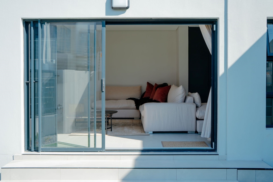 To Let 4 Bedroom Property for Rent in Sandown Western Cape